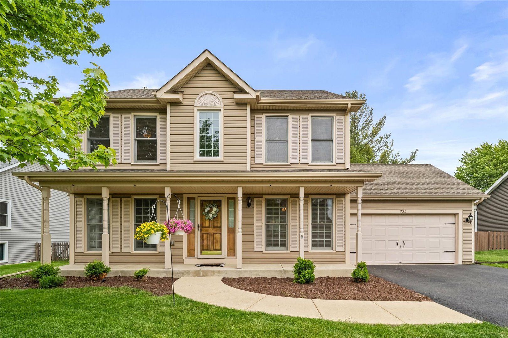734 Lindsay Circle — North Aurora, IL 60542