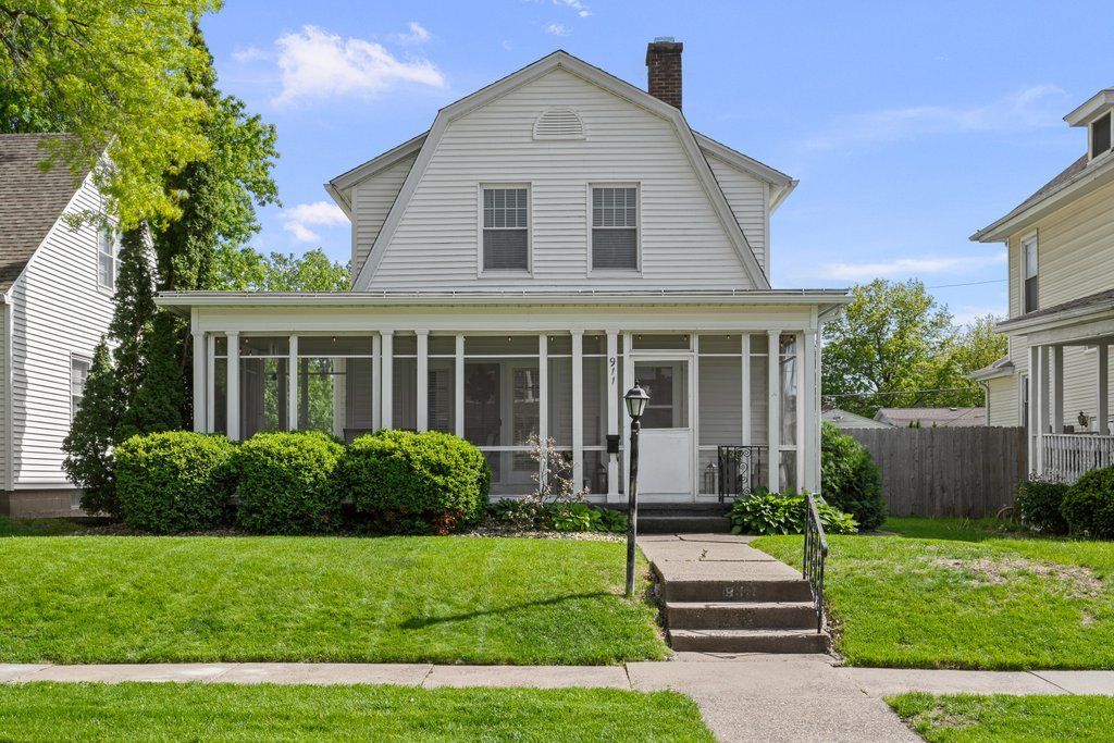 911 GRAND Court — Davenport, IA 52803