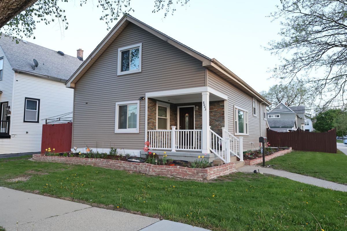 8043 Salisbury Avenue, Lyons, IL 60534