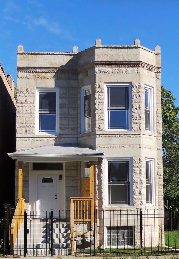 3910 Arthington Street, Chicago, IL 60624