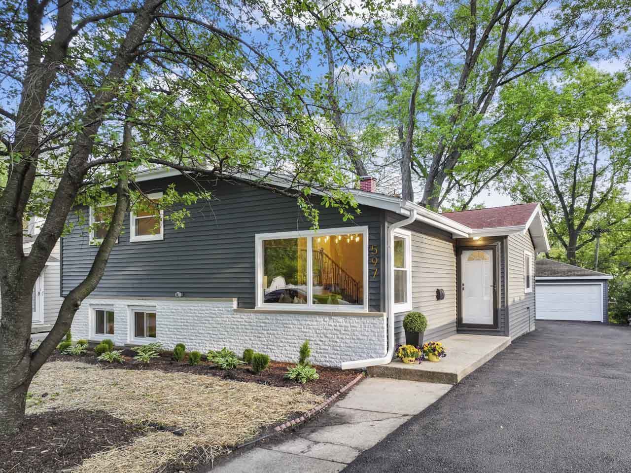 597 Lowden Avenue — Glen Ellyn, IL 60137