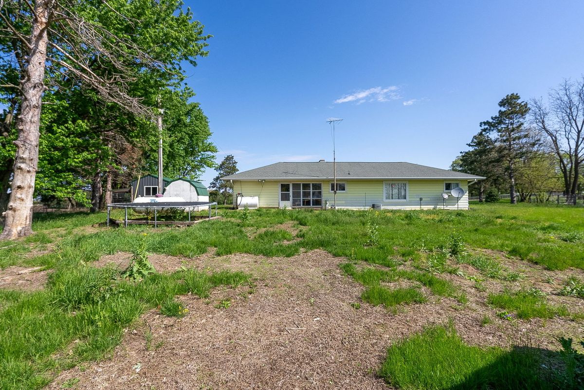 29897 N 2700th Avenue N, Tampico, IL 61283
