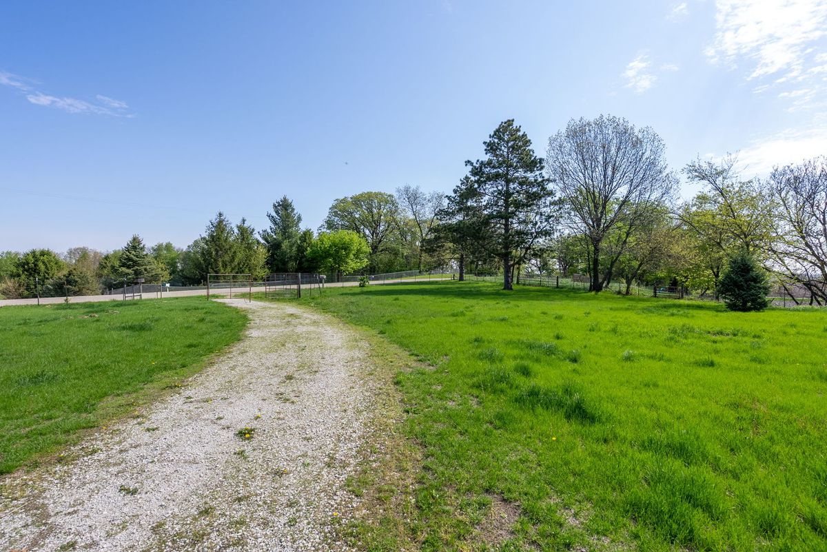 29897 N 2700th Avenue N, Tampico, IL 61283