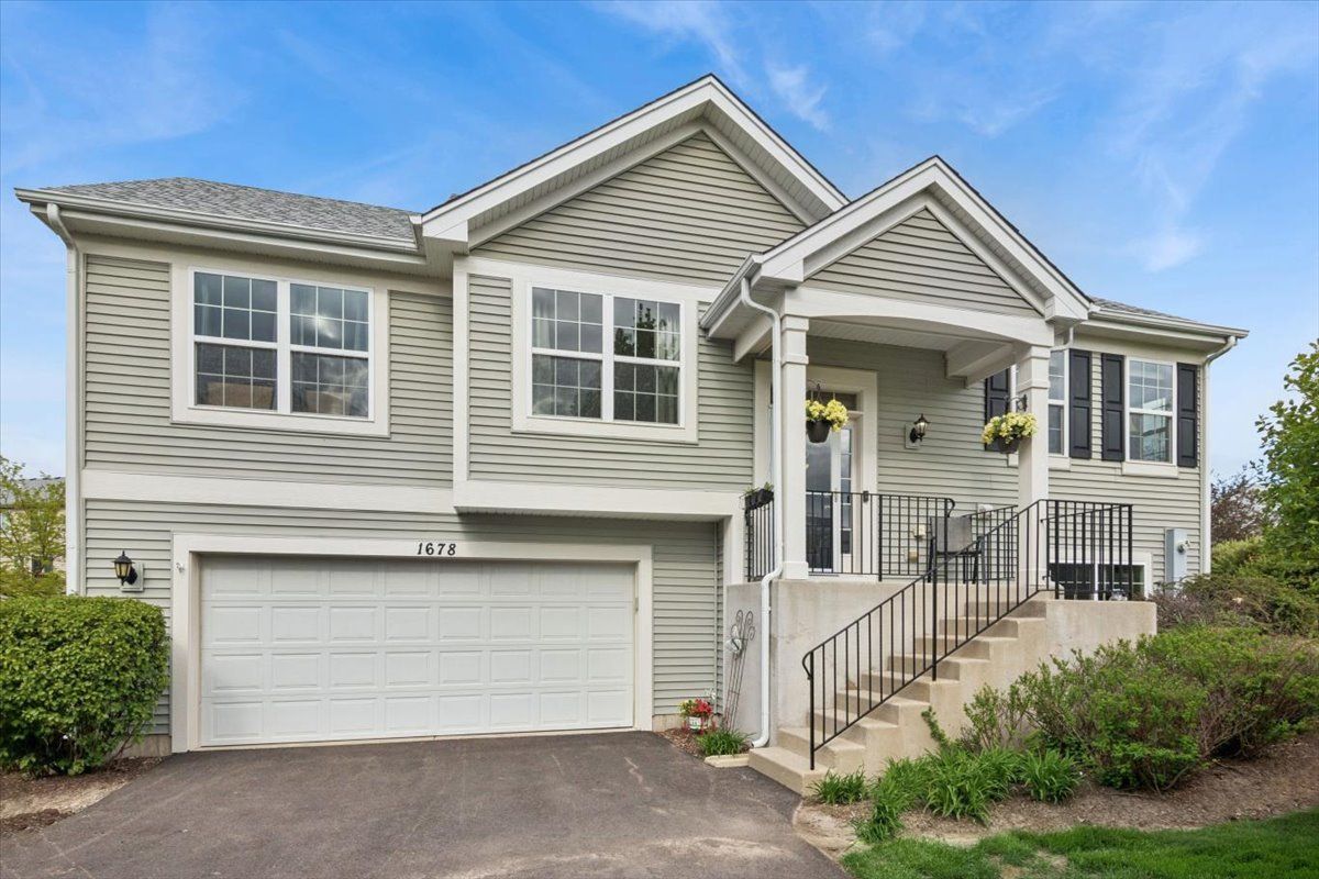 1678 Windward Drive — Pingree Grove, IL 60140