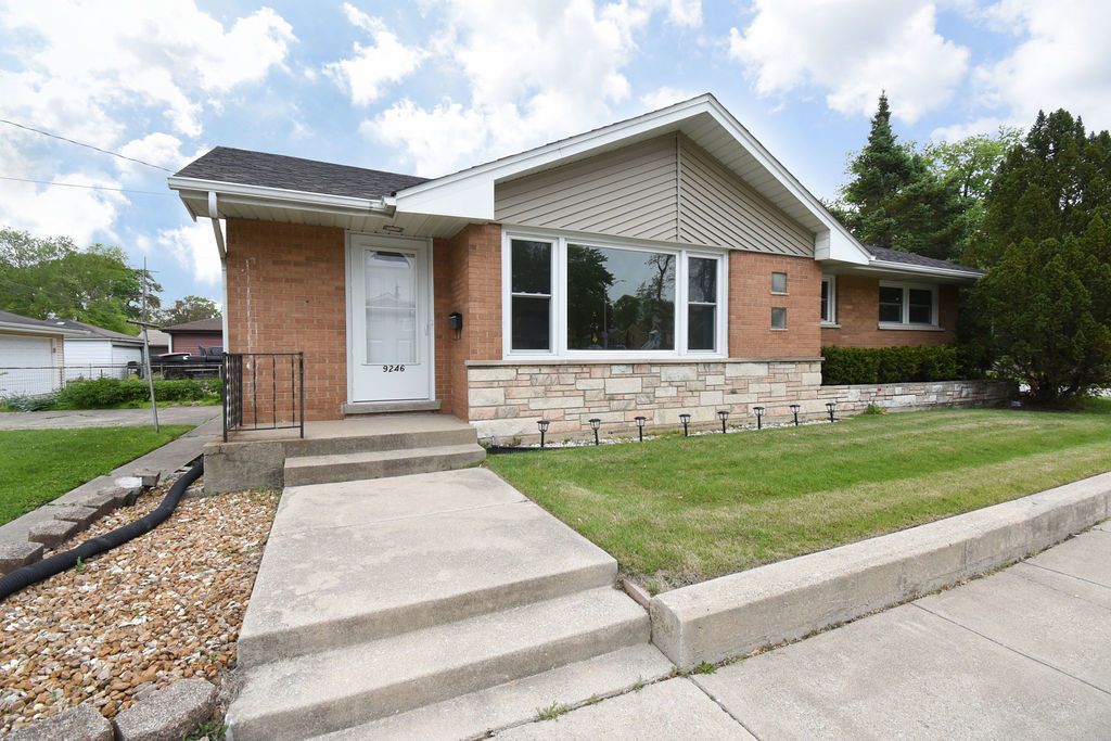 9246 54th Avenue, Oak Lawn, IL 60453