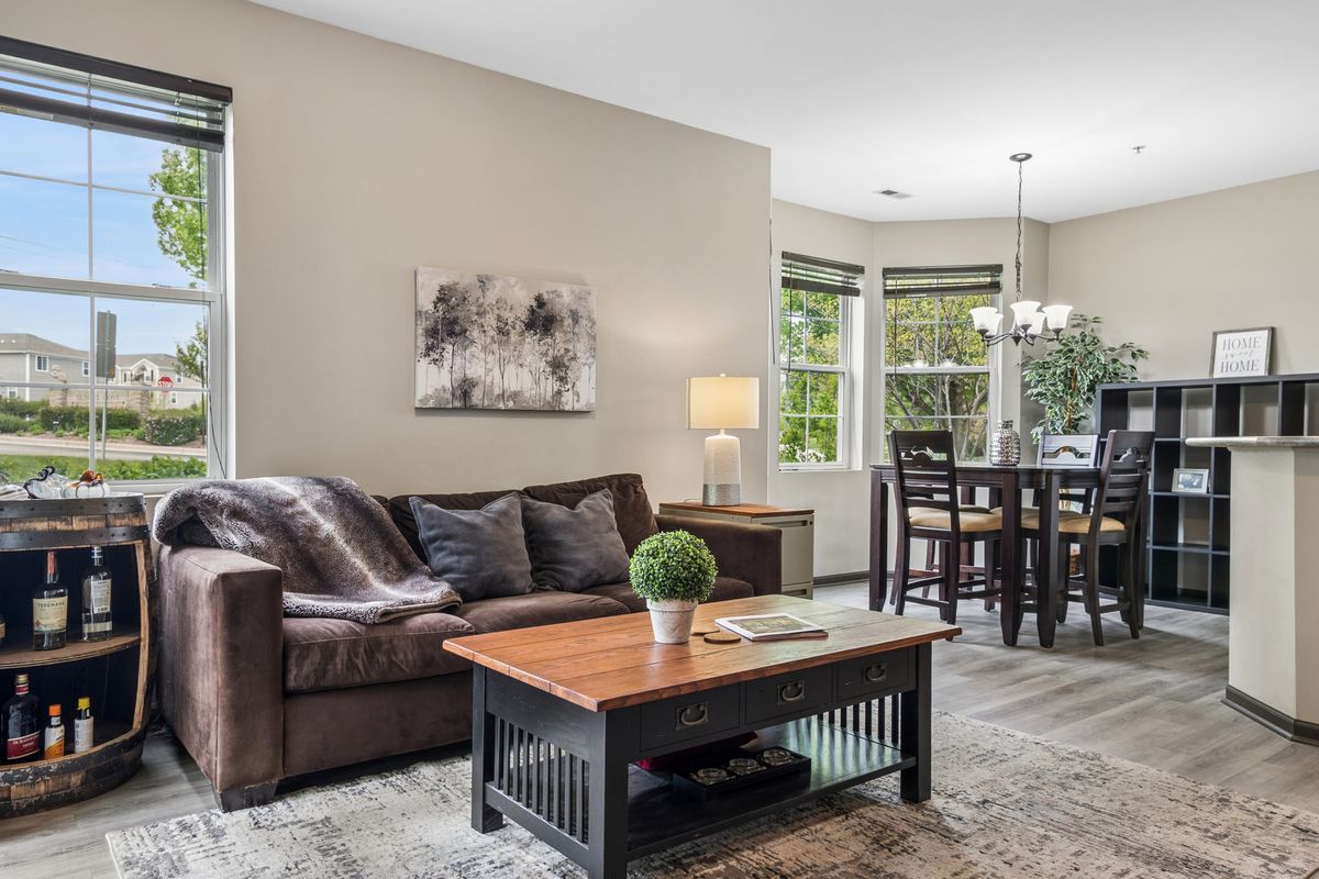 2305 Aurora Drive #8, Pingree Grove, IL 60140