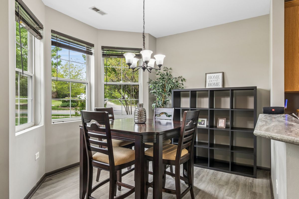 2305 Aurora Drive #8, Pingree Grove, IL 60140