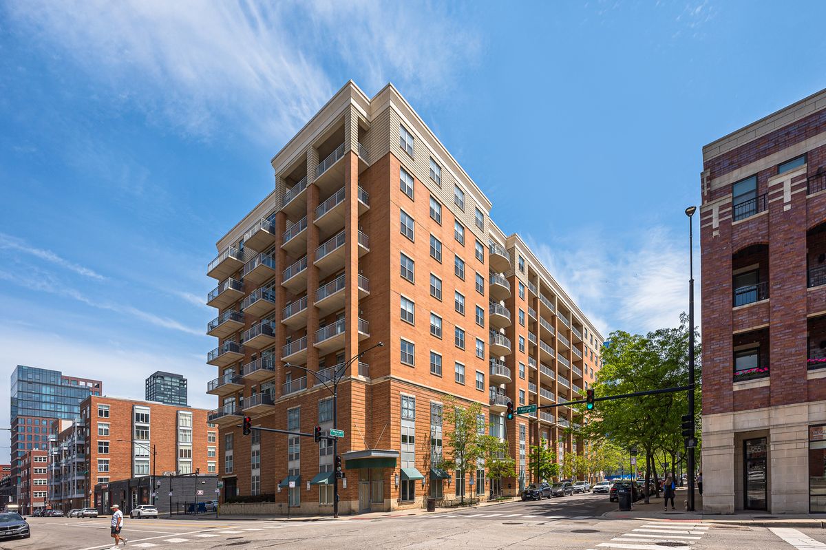 950 Monroe Street, Chicago, IL 60607