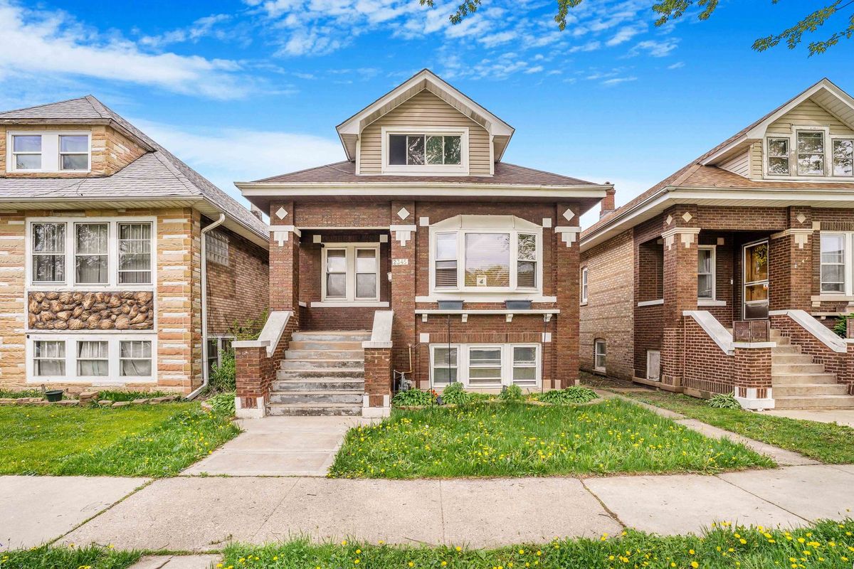 2345 Harvey Avenue, Berwyn, IL 60402