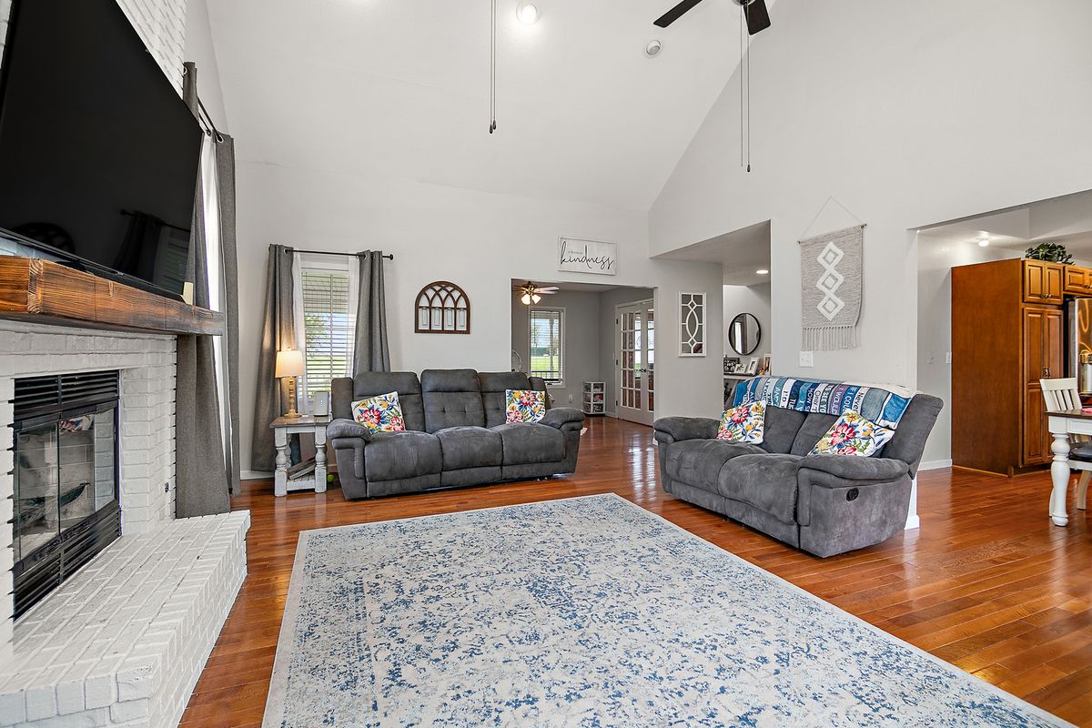 17709 W State Rte 17, Reddick, IL 60961