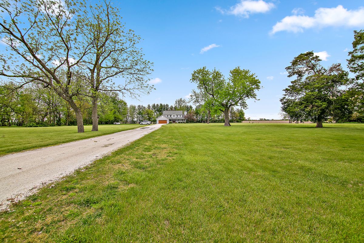 17709 W State Rte 17, Reddick, IL 60961