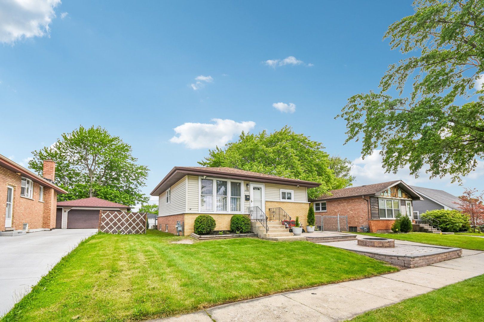 4428 Lisa Lane — Oak Forest, IL 60452