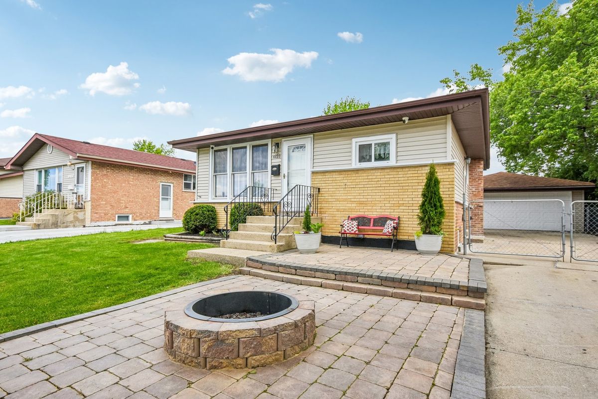 4428 Lisa Lane, Oak Forest, IL 60452