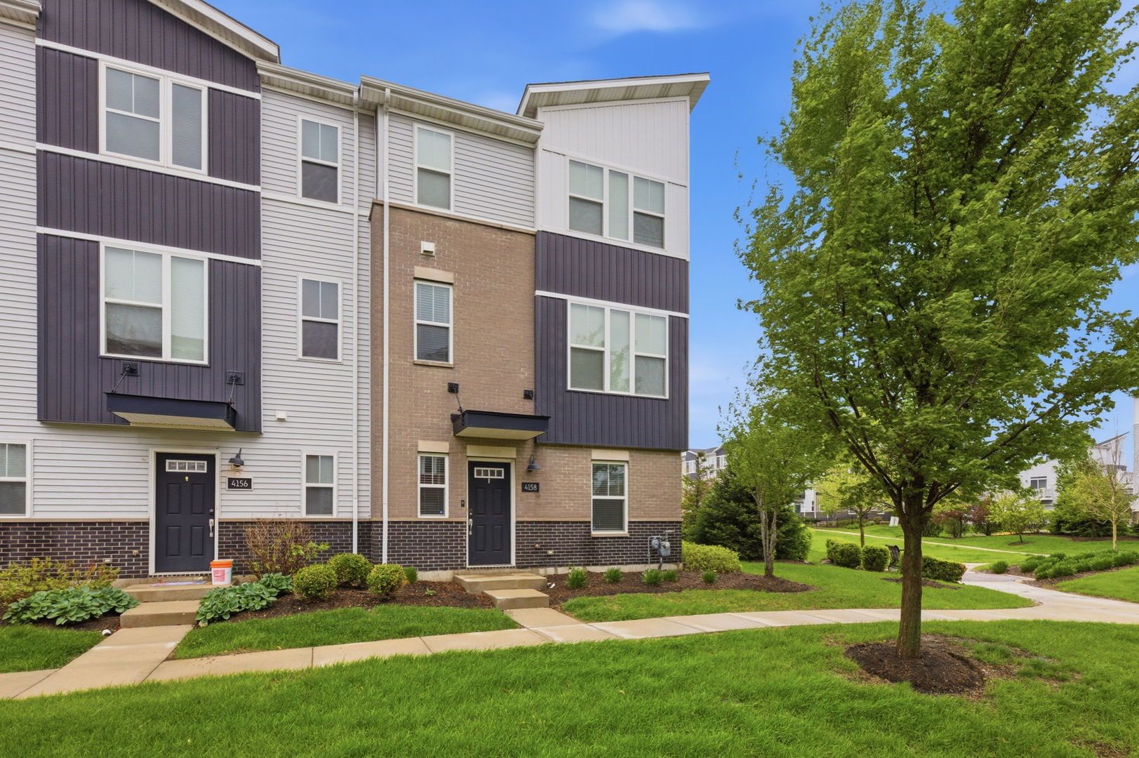 4158 Irving Road — Aurora, IL 60504