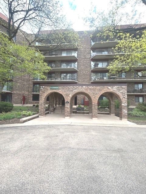 111 Baybrook Drive, Palatine, IL 60074
