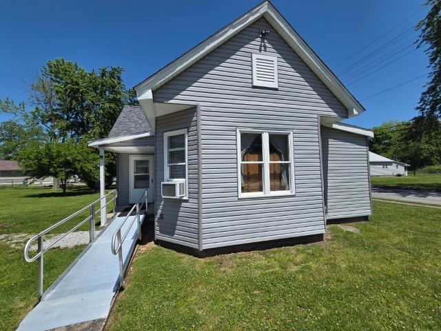 208 Burkett Street — Benton, IL 62812