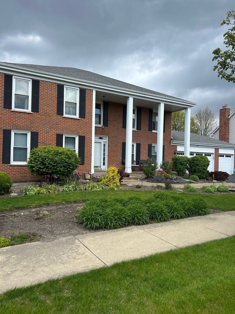 690 Waterford Drive, Des Plaines, IL 60016