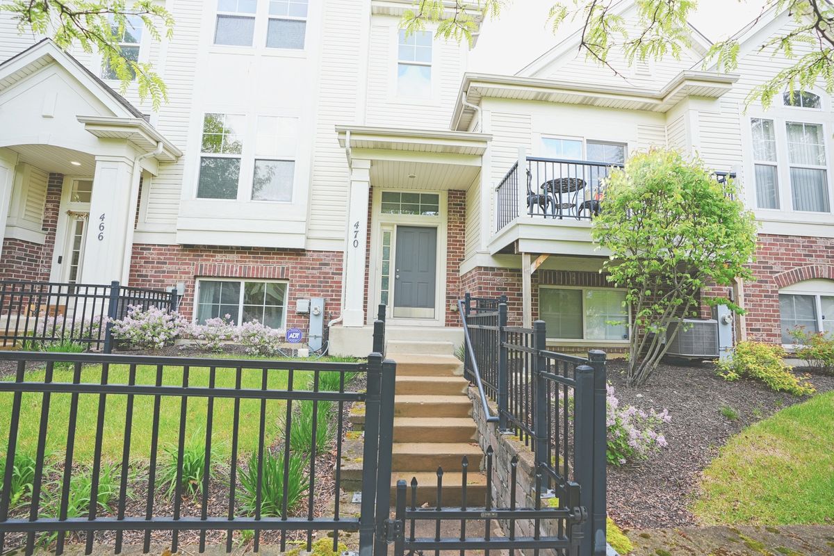 470 Grosvenor Lane, Aurora, IL 60504