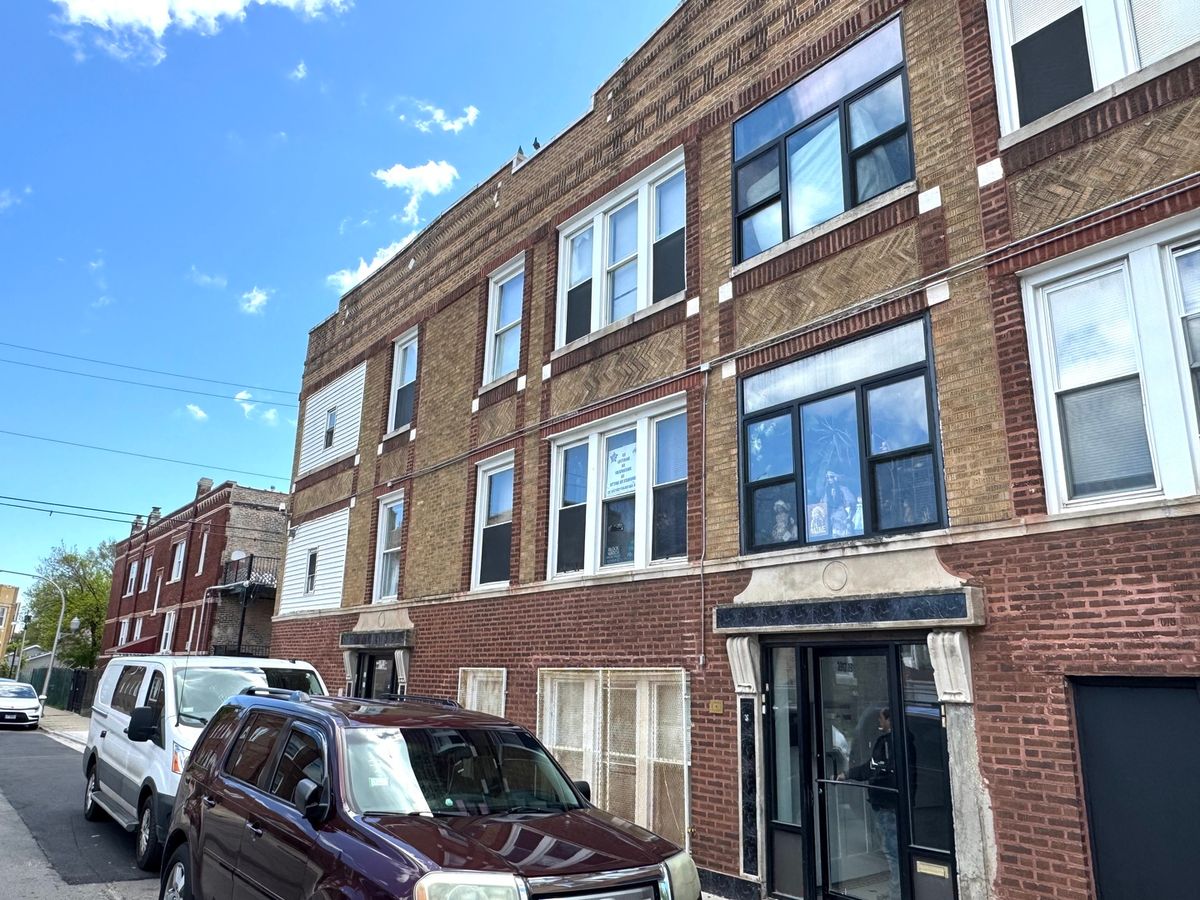 3919 Potomac Avenue, Chicago, IL 60651