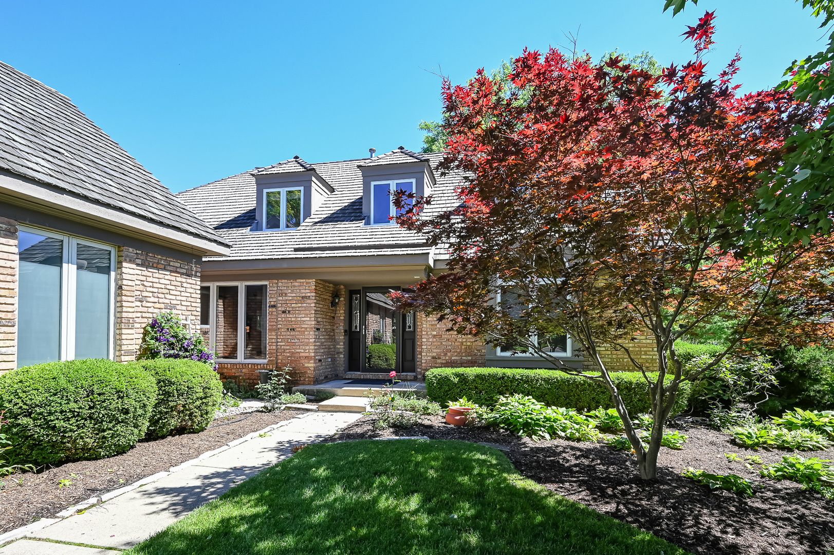 28 Lake Ridge Club Drive — Burr Ridge, IL 60527