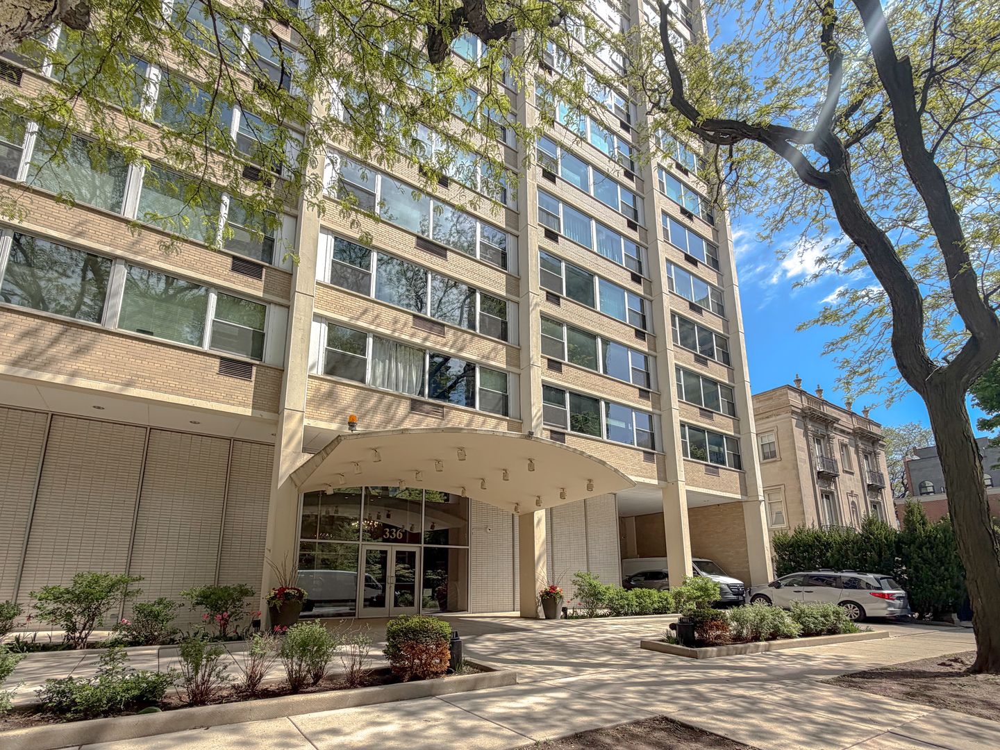 336 W Wellington Avenue #405 — Chicago, IL 60657
