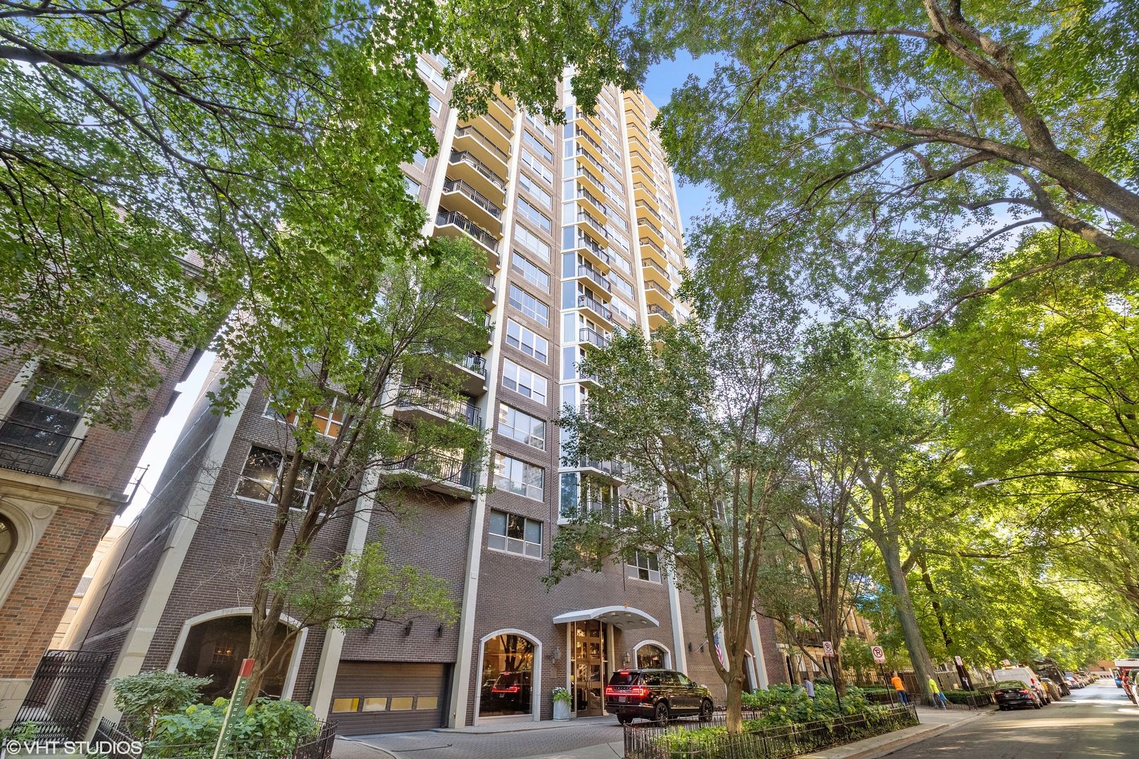 1515 N Astor Street #17BC — Chicago, IL 60610