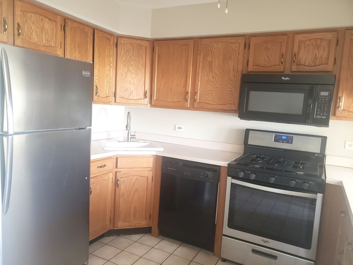 157 Louise Court #157, Wood Dale, IL 60191