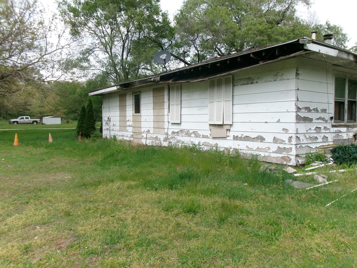 5112 E Boy Scout Road, St. Anne, IL 60964