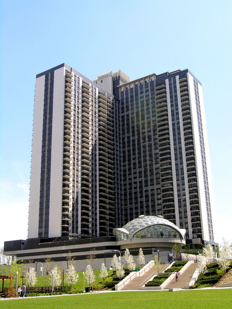 400 E Randolph Street #2316, Chicago, IL 60601