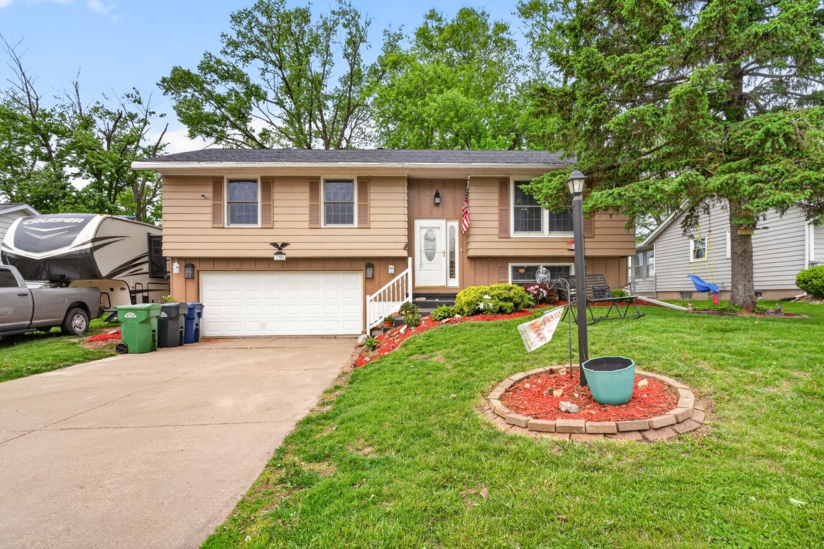 1704 9th Street, Clinton, IA 52732