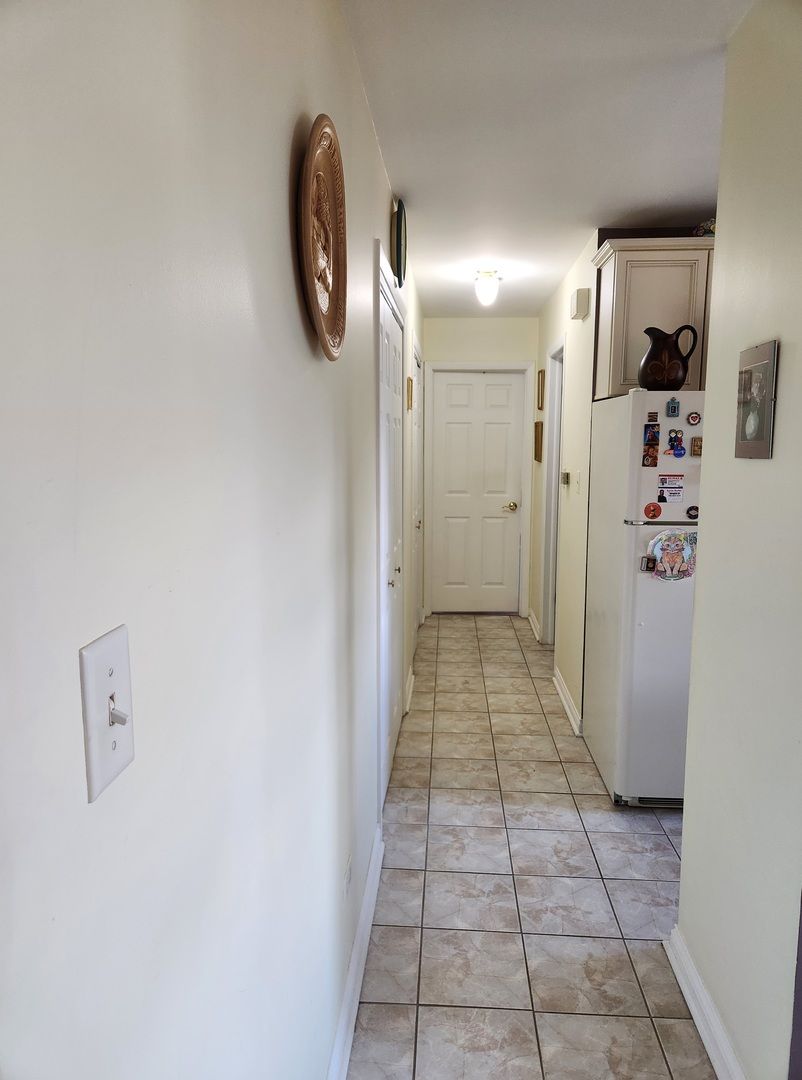5631 6th Avenue #2C, Countryside, IL 60525