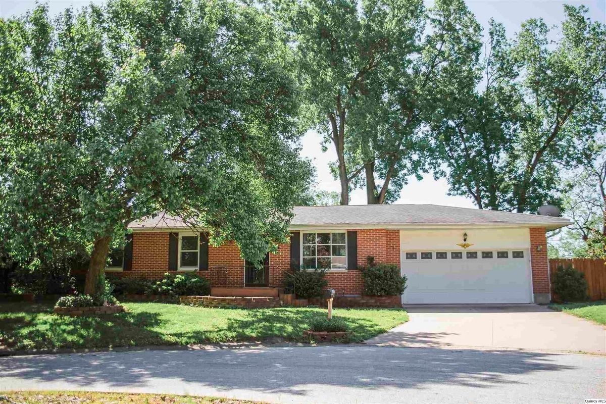 1221 26th, Quincy, IL 62301
