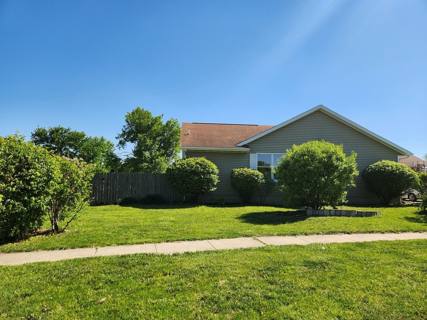 1203 Ridgewood Road — Mahomet, IL 61853
