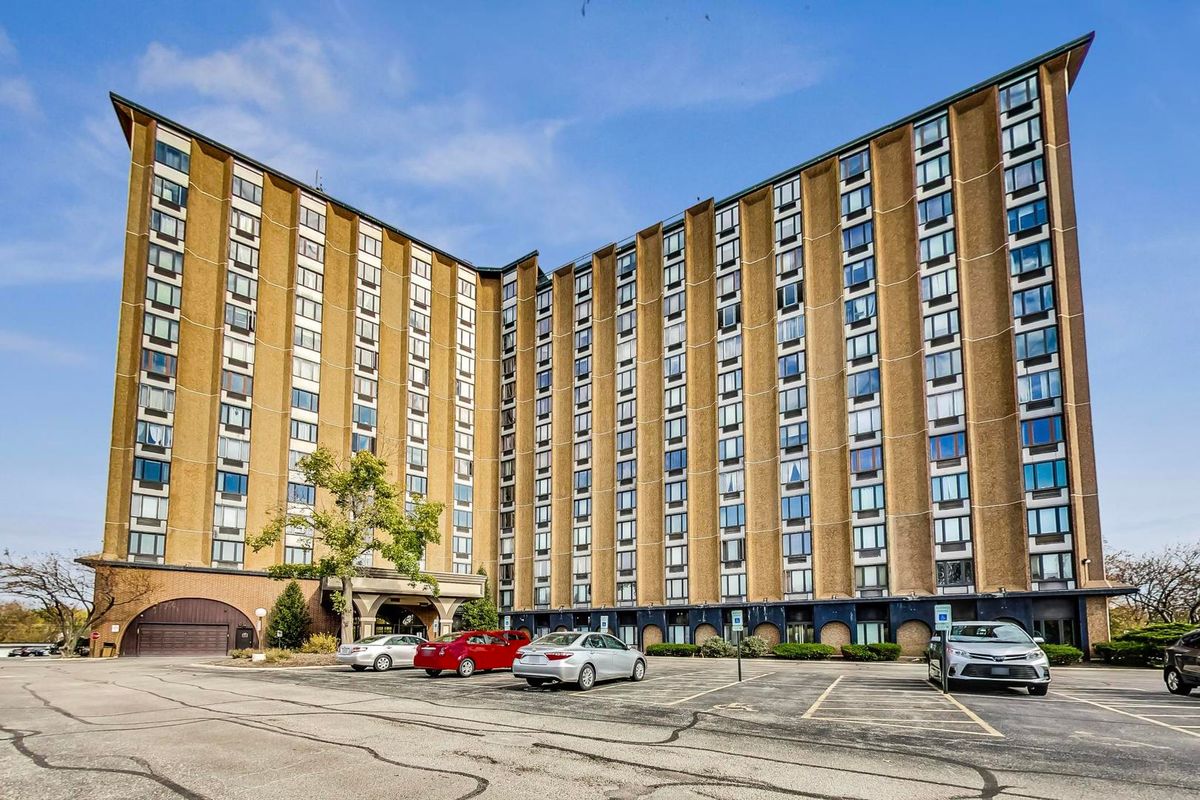 1 Renaissance Place, Palatine, IL 60067