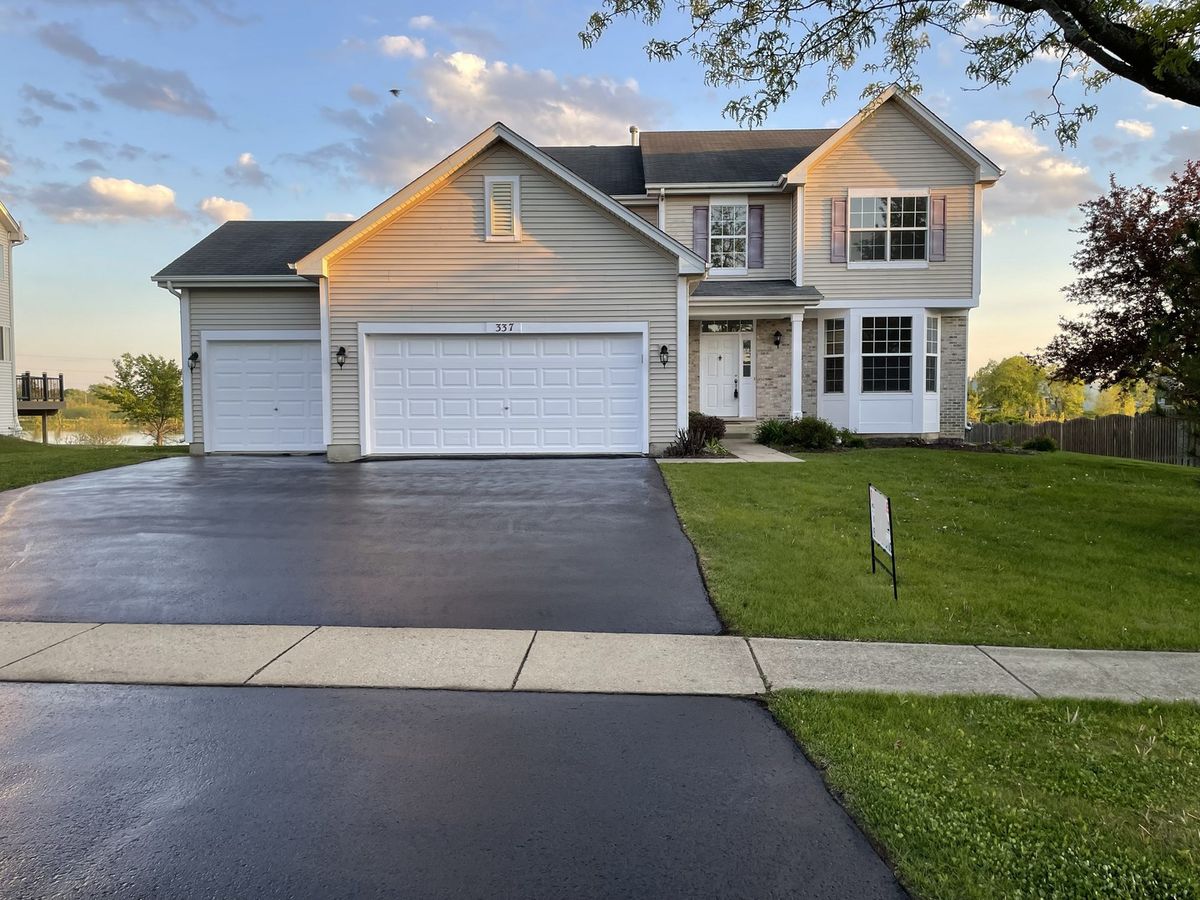 337 CALDWELL Drive, Round Lake, IL 60073