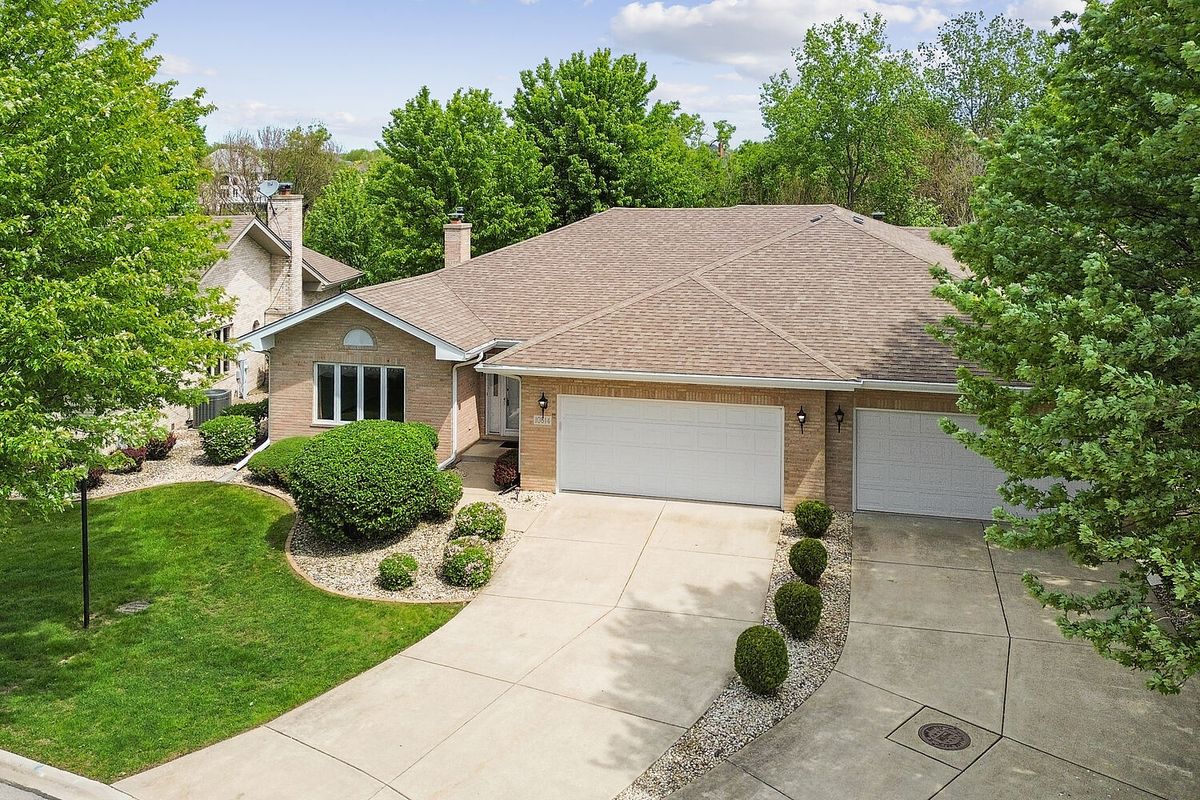 10814 Pamela Lane, Orland Park, IL 60467