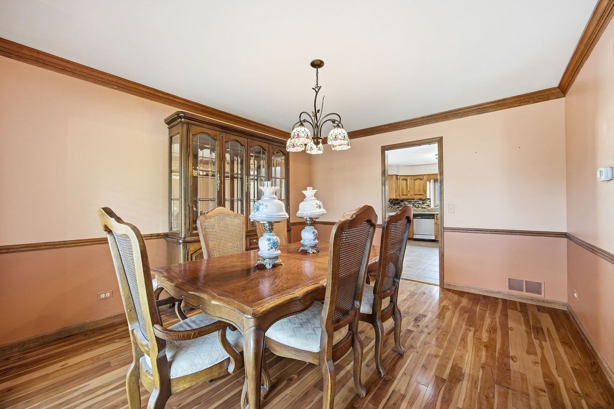 1333 W Sable Drive, Addison, IL 60101