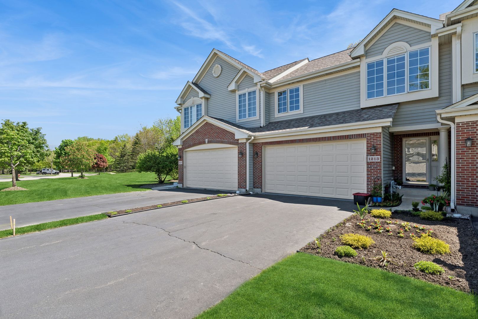 1213 W Lake Drive — Cary, IL 60013