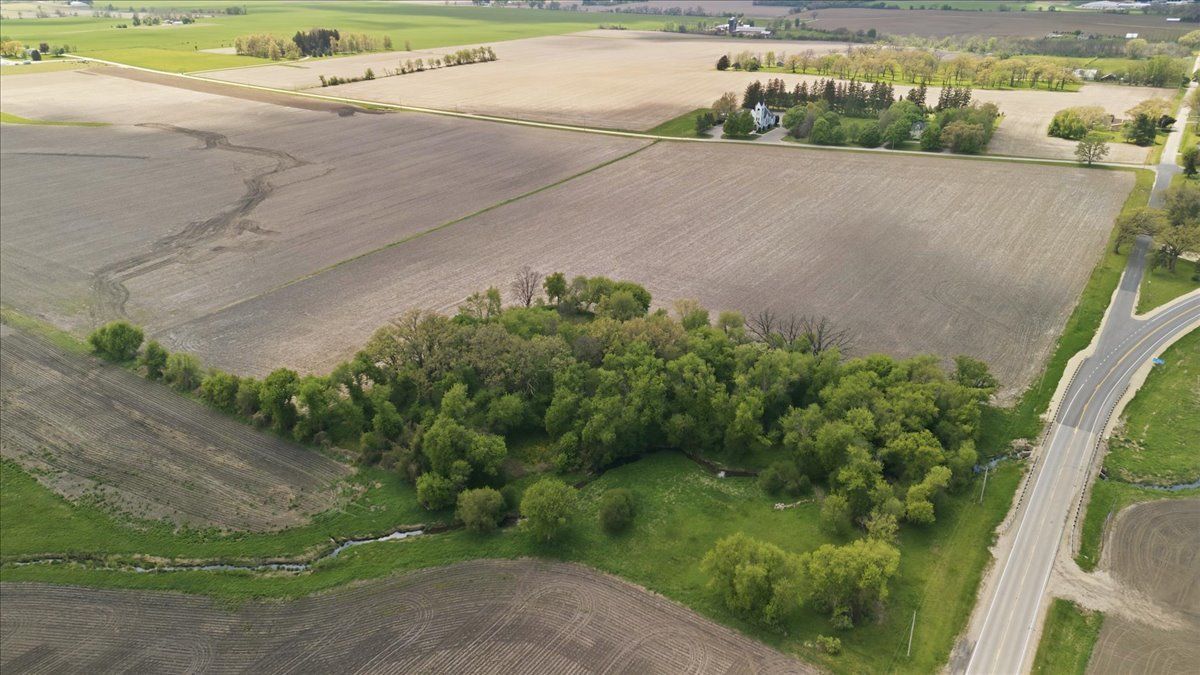 39xx State Line Road, Poplar Grove, IL 61065