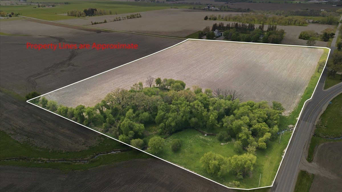 39xx State Line Road, Poplar Grove, IL 61065