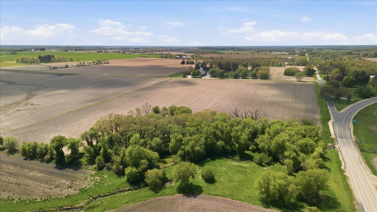 39xx State Line Road, Poplar Grove, IL 61065