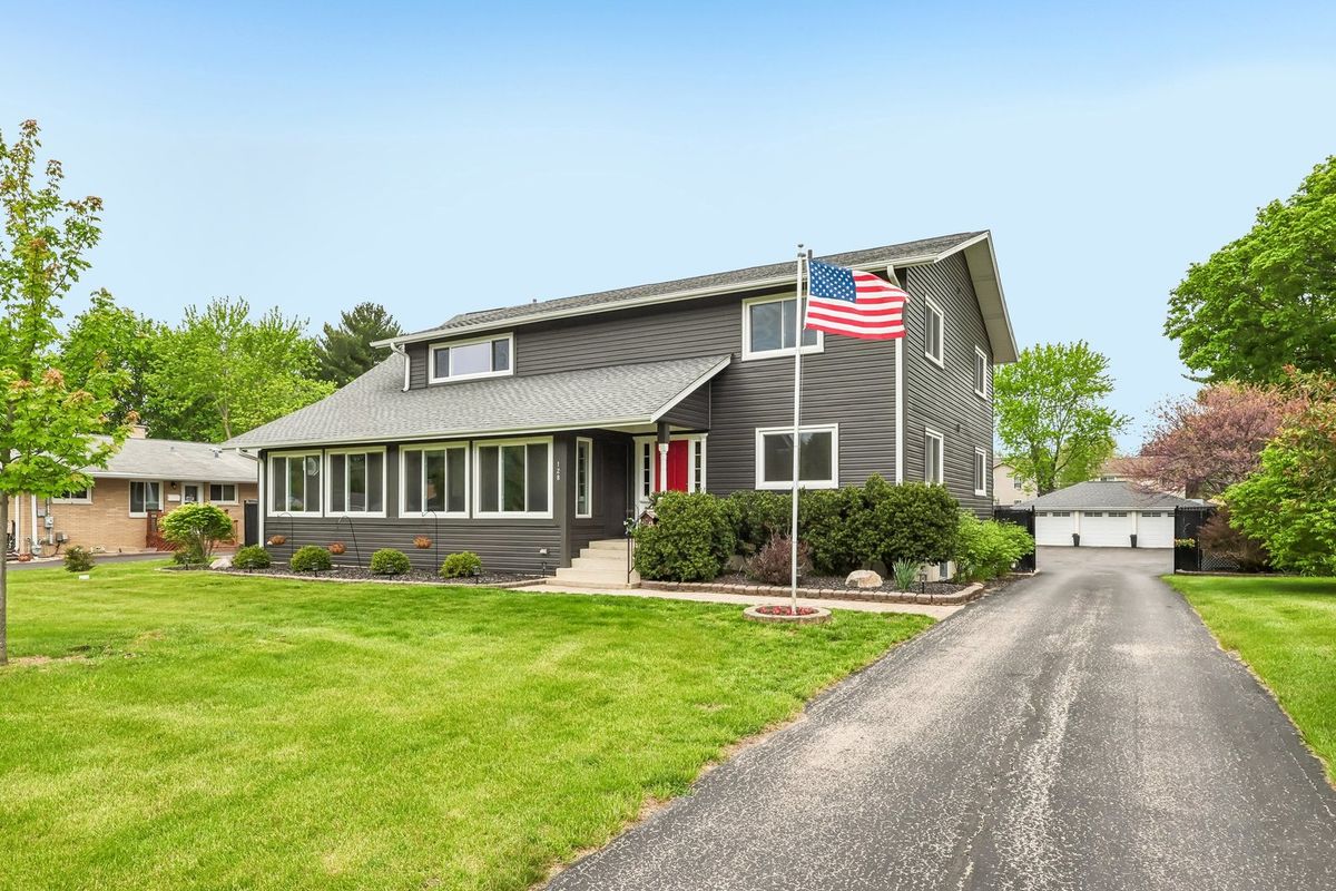 128 Park Street, Mundelein, IL 60060