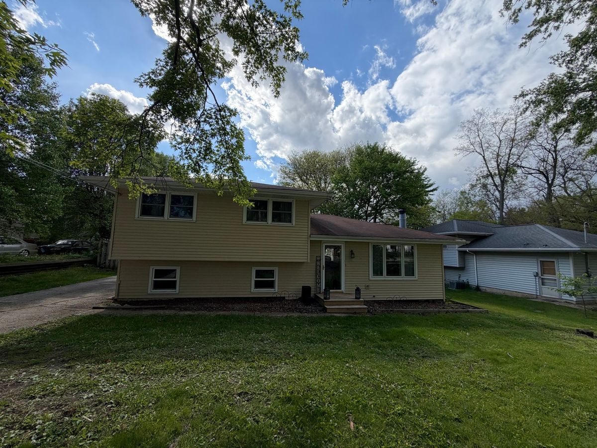 3S478 Winfield Road, Warrenville, IL 60555
