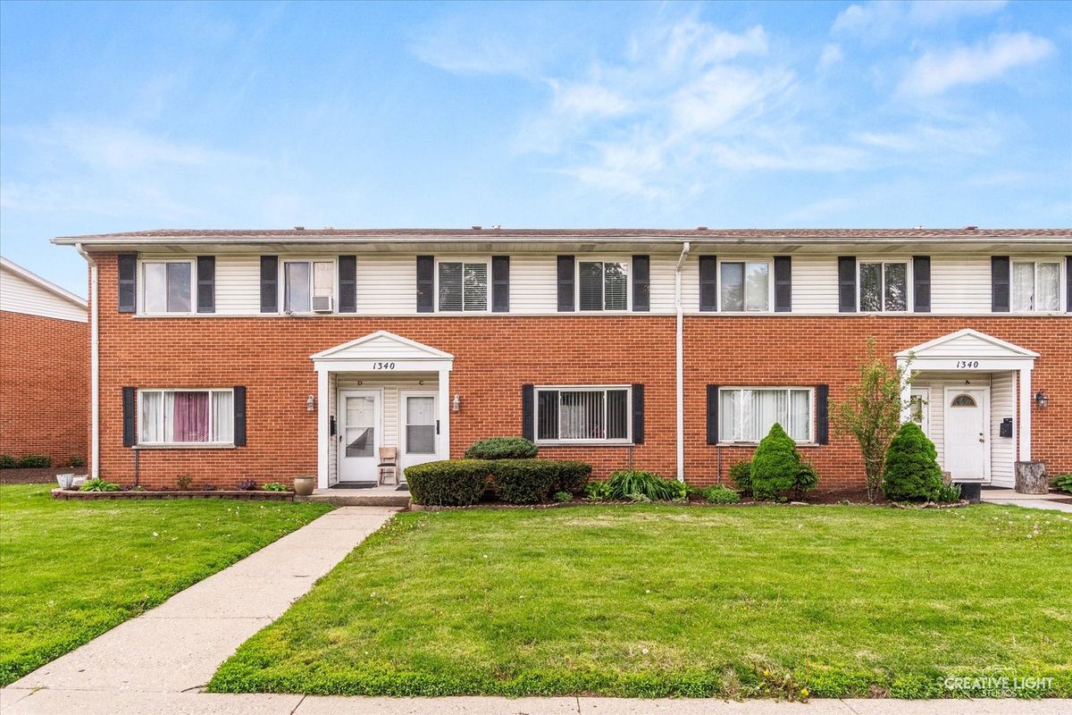 1340 Monomoy Street, Aurora, IL 60506