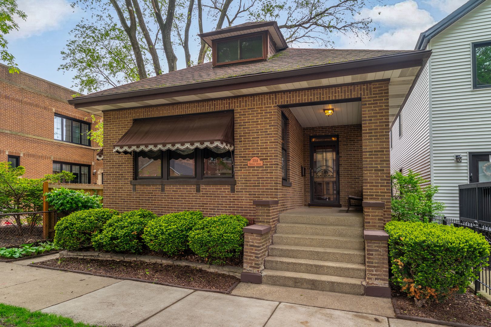 3314 S Emerald Avenue — Chicago, IL 60616