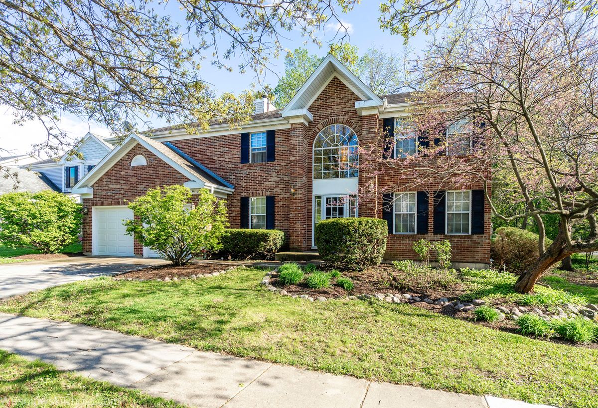 106 Wildflower Way, Streamwood, IL 60107