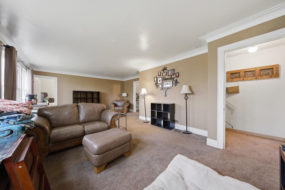 4823 S Little Drive, McHenry, IL 60051
