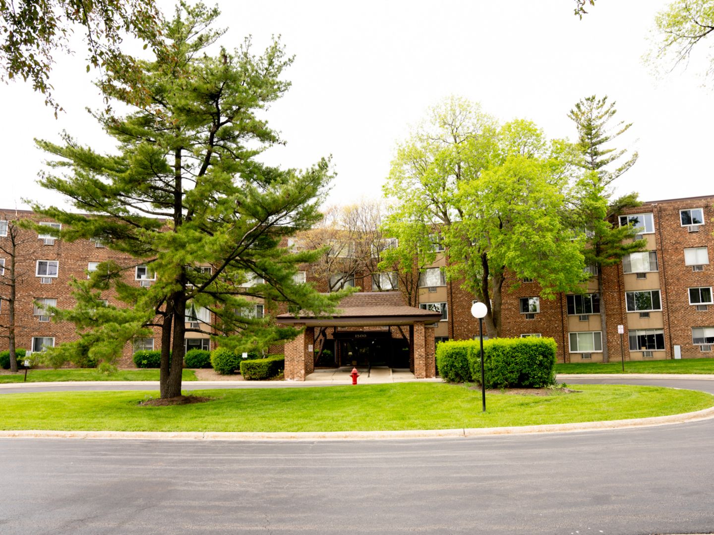 1500 Robin Circle #420 — Hoffman Estates, IL 60169