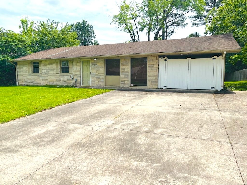 1709 Sunset Drive, Carbondale, IL 62901