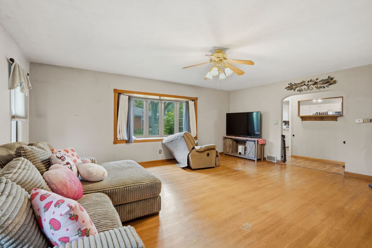 2730 4th Street, Moline, IL 61265